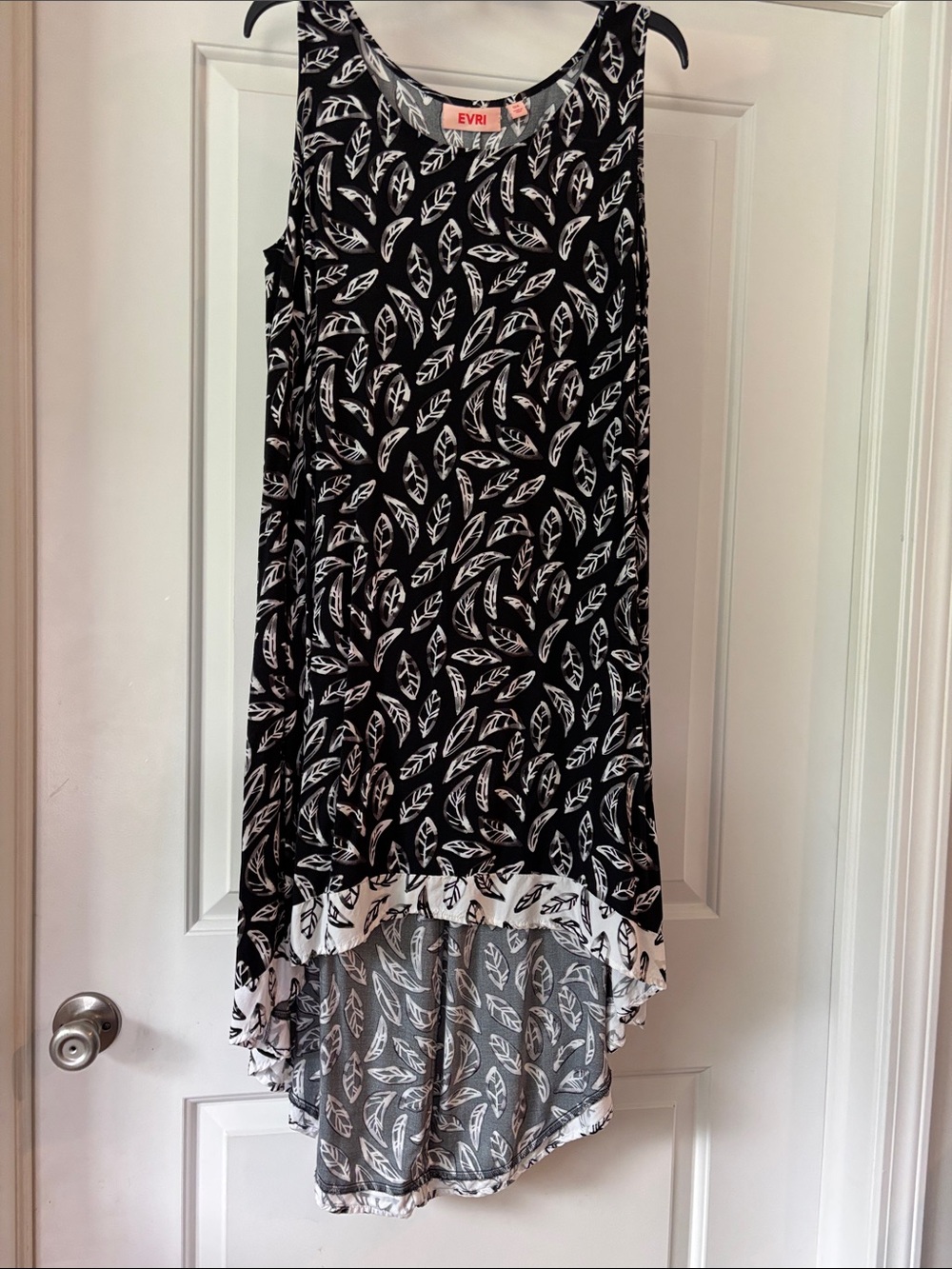 EVRI Black and White Leaf-Print High-Low Dress